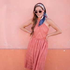 Gal Meet Glam Mia Cross Strap
Midi Dress